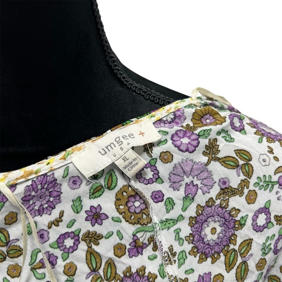 Umgee Women’s Size XL The Bloomin Curvy Romper Shorts V Neck Boho Floral Print - Picture 7 of 7